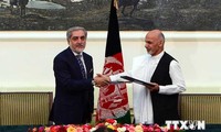 Komunitas internasional menyambut baik permufakatan pembentukan  Pemerintah baru di Afghanistan.