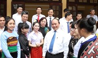 Deputi PM Nguyen Xuan Phuc menghadiri acara tahun ajar  baru di sekolah persahabatan T78.