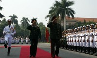 Delegasi Kepala Departemen Umum urusan pekerjaan ideologi  dari  Kementerian Pertahanan  Republik Belarus berkunjung di Vietnam.