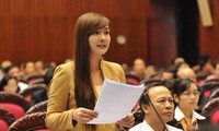 Vietnam  selalu berupaya  membuat kebijakan-kebijakan tentang hak manusia  dan kesetaraan gender.