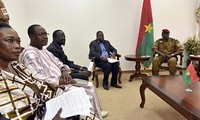 Semua pihak di Burkina Faso dengan resmi menandatangani permufakatan  tentang masalah alih politik