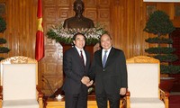 Deputi PM Vietnam, Nguyen Xuan Phuc menerima delegasi provinsi Louang Phrabang-Laos.