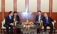 Deputi PM Nguyen Xuan Phuc  menerima delegasi Asosiasi Persahabatan  Laos-Vietnam