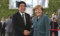 Kanselir Jerman, Angela Merkel melakukan kunjungan resmi di Jepang