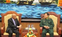 Vietnam dan Filipina  memperkuat  kerjasama  bilateral di bidang pertahanan.