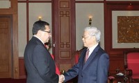 Sekjen KS PKV Nguyen Phu Trong  menerima Sekjen Partai  Farabundo Marti (FMLN), El Savador