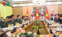 Presiden Vietnam Truong Tan Sang menerima Menteri Pertahanan Republik Korea.