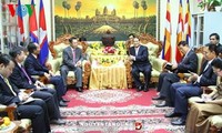 Vietnam dan Kamboja memperhebat kerjasama manajemen Negara  tentang agama.