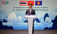 Memperingati ultah ke-70 berdirinya instansi diplomatik Vienam dan ultah ke-20 Vietnam masuk ASEAN