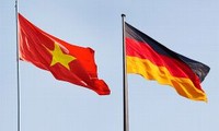 Memperingati ultah ke-40 penggalangan hubungan diplomatik Vietnam-Republik  Federasi Jerman dan ultah ke-25 Penyatuan Negeri Jerman