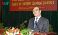 Deputi PM Vietnam, Nguyen Xuan Phuc mengunjungi  angkatan bersenjata Markas Komando V