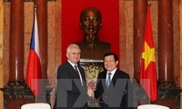 Presiden Vietnam, Truong Tan Sang menerima  Ketua Senat  Czech, Milan Stech