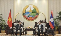 Pemimpin Laos memberikan apresiasi terhadap hasil kerjasama antara dua Kementerian Hukum Vietnam dan Laos