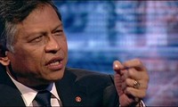 Mantap Sekjen ASEAN, Surin Pitsuwan menyatakan akan mencalonkan diri sebagai PM Thailand.