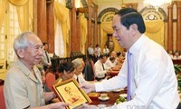 Presiden Vietnam, Tran Dai Quang menemui para petugas yang pernah mengabdi Presiden Ho Chi Minh