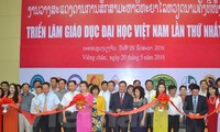 Pameran pendidikan tinggi Vietnam kali pertama di Laos