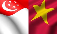 Mendorong kerjasama ekonomi  antara kota Ho Chi Minh dan Singapura