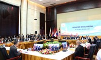 Sidang para pejabat tinggi ASEAN  mempersiapkan  KTT ASEAN