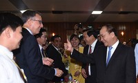 PM Nguyen Xuan Phuc menghadiri Konferensi Promosi Investasi pada provinsi Long An