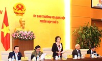 Pembukaan Persidangan ke-5 Komite Tetap Majelis Nasional  Vietnam