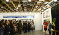 Pameran foto  yang pertama dengan telepon pintar di kota Hanoi