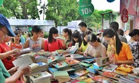 Festival Buku-tahun 2017: “Buku-Pengetahuan dan perkembangan masyarakat”