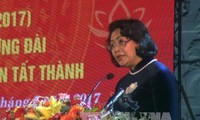 Aktivitas-aktivitas memperingati ultah ke-127 hari lahirnya Presiden Ho Chi Minh di seluruh Vietnam