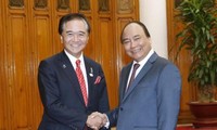 PM Vietnam, Nguyen Xuan Phuc menerima Gubernur provinsi Kanagawa, Jepang.