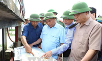 PM Vietnam, Nguyen Xuan Phuc melakukan inspeksi untuk mengatasi akibat hujan dan banjir di provinsi Ninh Binh