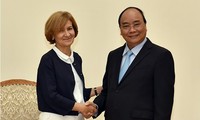 PM Vietnam, Nguyen Xuan Phuc  menerima  Sekretaris Negara  Kemlu  Portugal, Presiden SK Group dan Ketua Kamar Dagang dan Industri Osaka