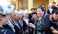 Wakil Harian Ketua MN Vietnam, Tong Thi Phong  melakukan  kunjungan kerja di provinsi Tuyen Quang