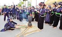 Menjamin hak pengembangan kebudayaan dari warga etnis minoritas