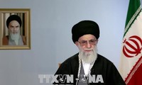 Pemimpin Tertinggi Iran, Ayatollah Ali Khamenei  menentang  perundingan dengan AS