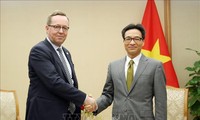 Deputi PM Viet Nam, Vu Duc Dam menerima Menteri Ekonomi Finlandia, Mika Tapani Lintila