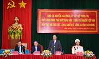 PM Viet Nam, Nguyen Xuan Phuc memeriksa pekerjaan siaga tempur di  instansi keamanan publik Provinsi Dac Nong