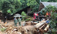 Menaruh perhatian pada hak anak-anak dalam undang-undang dan naskah peraturan pelaksanaan undang-undang tentang pencegahan dan penanggulangan bencana alam