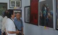 Pembukaan Pameran Seni Rupa Daerah Vietnam Tengah Selatan dan Daerah Tay Nguyen kali ke-24