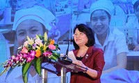 Wapres Viet Nam, Ibu Dang Thi Ngoc Thinh menghadiri Program: “Pesta Buruh-Pasaran Persahabatan-tahun 2019”