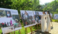 Pameran foto: “Vietnam mencegah dan menanggulangi wabah Covid-19”