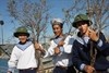 Cadeaux pour le Nouvel An aux soldats stationnés sur l’île de Tiên Nữ