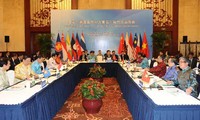 ASEAN, China senior officials discuss COC