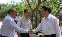 President meets voters in Ho Chi Minh city