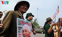 People continue to commemorate General Vo Nguyen Giap