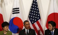 Leaders of US, Japan, South Korea discuss North Korea