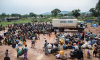 UNHCR: nearly 900,000 flee South Sudan