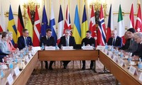 EU pushes ahead with Ukraine security plan