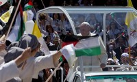 Popemobile to become mobile clinic for Gaza's children