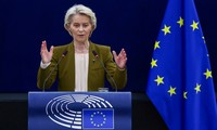 EU moves to tackle challenges to its future role