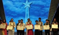 Hanoi praises 10 outstanding youths 