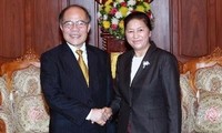 NA Chair Nguyen Sinh Hung begins official visit to Laos